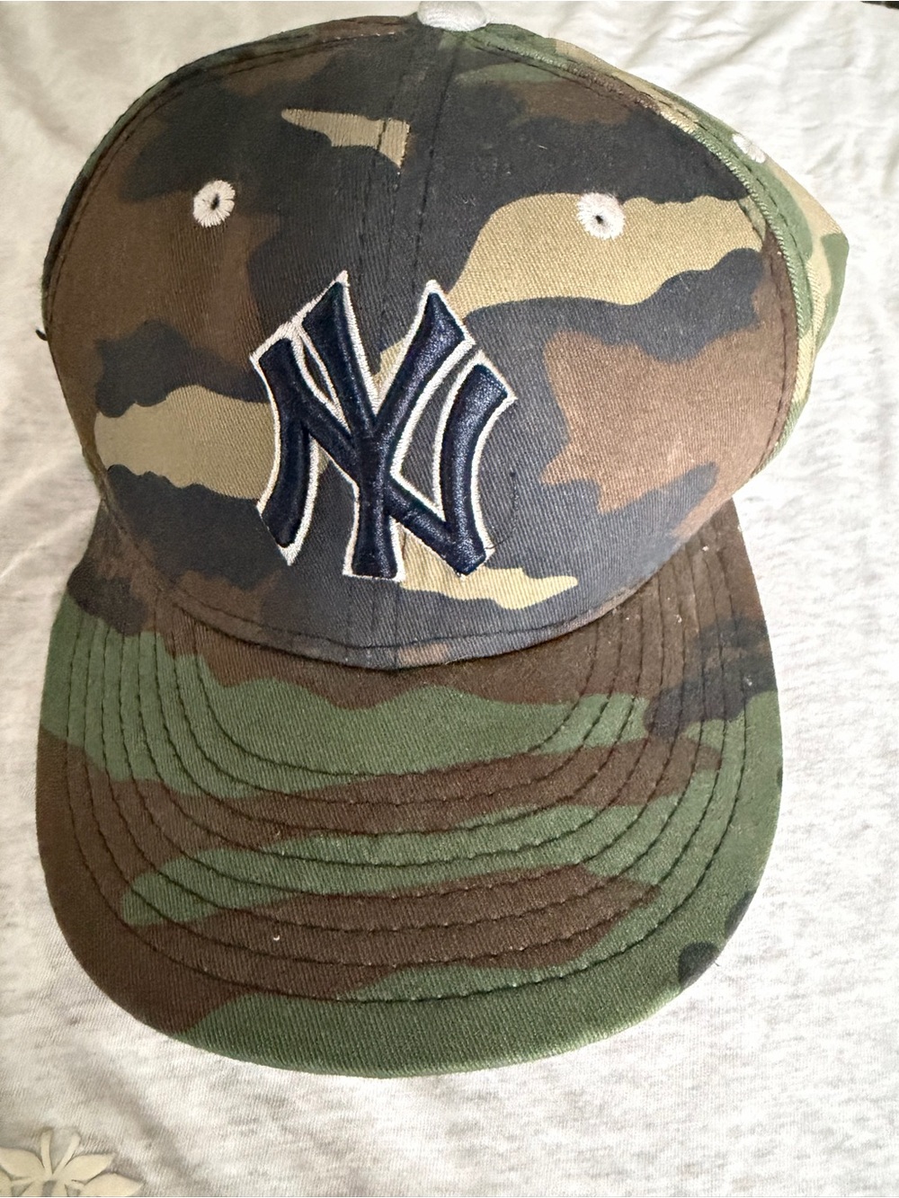 New Era Camo New York Yankees Cap with Navy Logo